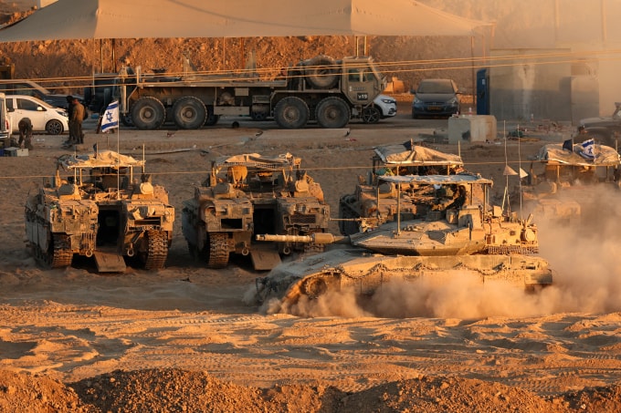 Lực lượng Israel tại khu vực gần hàng rào biên giới Israel - Gaza ngày 10/10. Ảnh: AFP