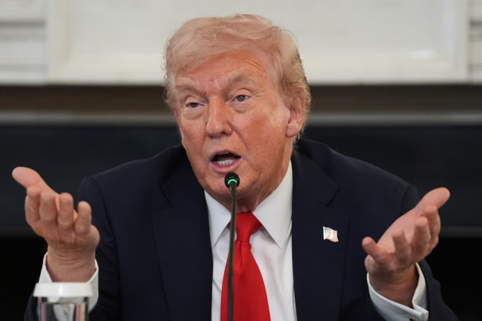 Tổng thống Mỹ Donald Trump tại một cuộc họp ở Nhà Trắng hôm 8/10. Ảnh: AP