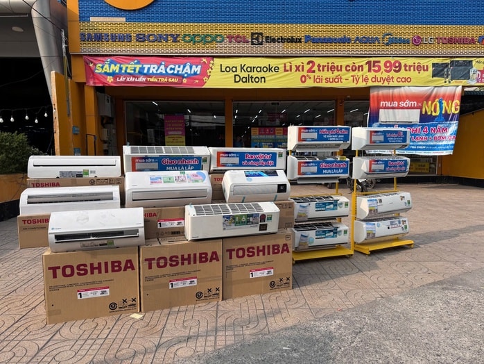 Vào mùa nóng, máy lạnh vẫn ế dài- Ảnh 1.