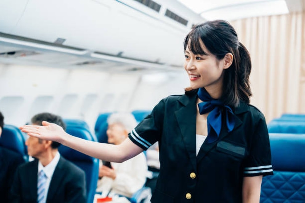 Hành khách nam bị cáo buộc tấn công tình dục phụ nữ trên máy bay - 2 Hành khách nam bị cáo buộc tấn công tình dục phụ nữ trên máy bay - 2