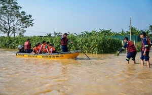 Hà Nội khẩn trương tăng cường nước sạch và an toàn thực phẩm sau mưa lũ- Ảnh 3.