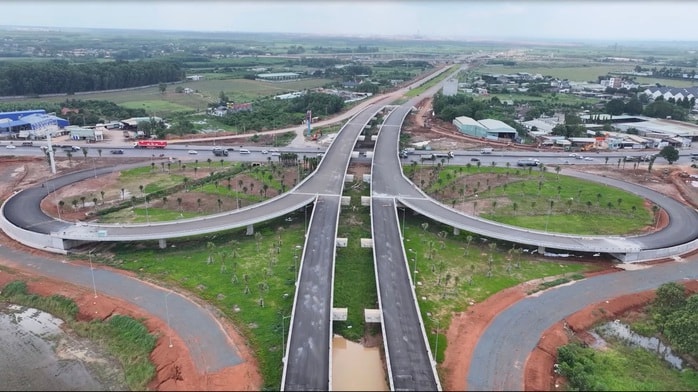 Sân bay Long Thành đón chuyến bay đầu tiên vào 19 - 12: Cận cảnh tiến độ thi công - Ảnh 16.