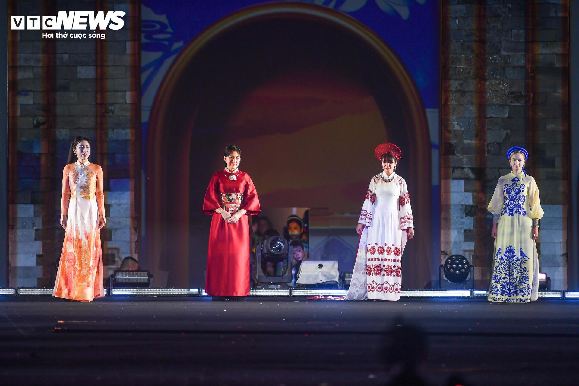 'Bước chân di sản': Nơi hội tụ và lan tỏa giá trị văn hóa thế giới - 13