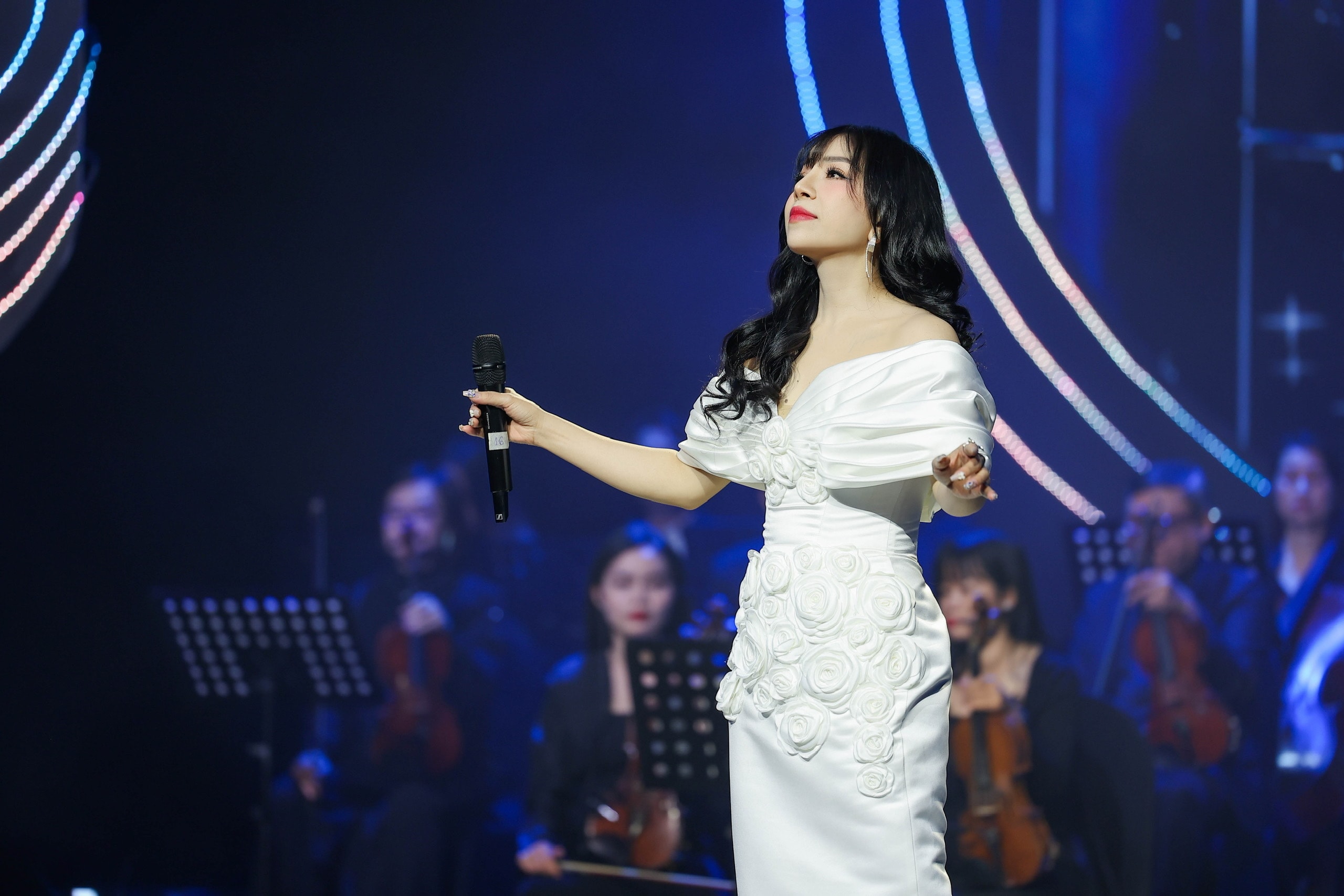 Ca sĩ Minh Chuyên góp giọng với ca khúc