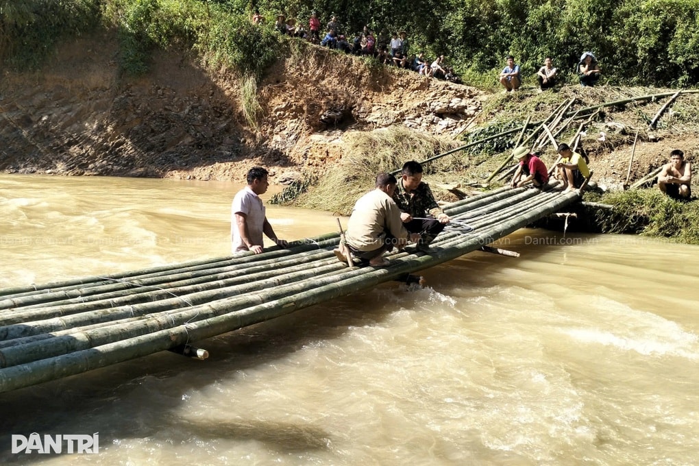Lũ dữ đánh sập cầu ở Lạng Sơn, nhiều hộ dân bị ảnh hưởng nghiêm trọng - 3 Lũ dữ đánh sập cầu ở Lạng Sơn, nhiều hộ dân bị ảnh hưởng nghiêm trọng - 3