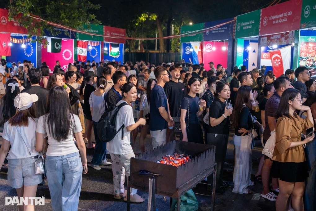 Khám phá ẩm thực 5 châu giá vài chục nghìn đồng ở Lễ hội Văn hóa Thế giới - 5 Khám phá ẩm thực 5 châu giá vài chục nghìn đồng ở Lễ hội Văn hóa Thế giới - 5
