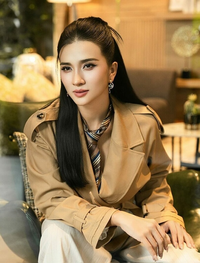 Diễn viên Kim Tuyến có sở thích uống cà phê mỗi ngày. Ảnh: Nhân vật cung cấp