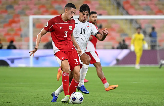 Indonesia (áo đỏ) thua Iraq 0-1 ở lượt hai bảng B vòng loại bốn World Cup 2026 - khu vực châu Á, trên sân King Abdullah, Arab Saudi ngày 12/10/2025. Ảnh: AP