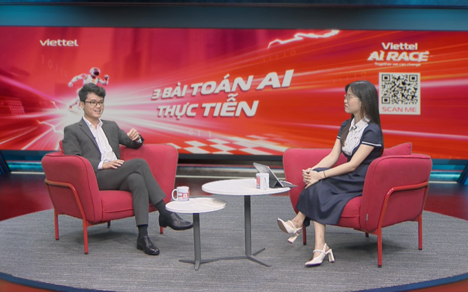 Hồ Xuân Hùng, Trưởng phòng Trí tuệ nhân tạo của Viettel Networks, giới thiệu bài toán Xử lý văn bản kỹ thuật. Ảnh: Viettel