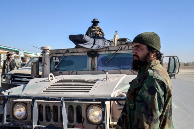 Lực lượng an ninh Taliban tuần tra ở quận Shorabak, gần biên giới Afghanistan - Pakistan ngày 12/10. Ảnh: AFP