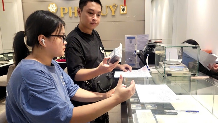 Nhiều thương hiệu tạm dừng nhận đơn hàng bạc giữa cơn sốt giá bạc hôm nay - Ảnh 1. Nhiều thương hiệu tạm dừng nhận đơn hàng bạc giữa cơn sốt giá bạc hôm nay - Ảnh 1.