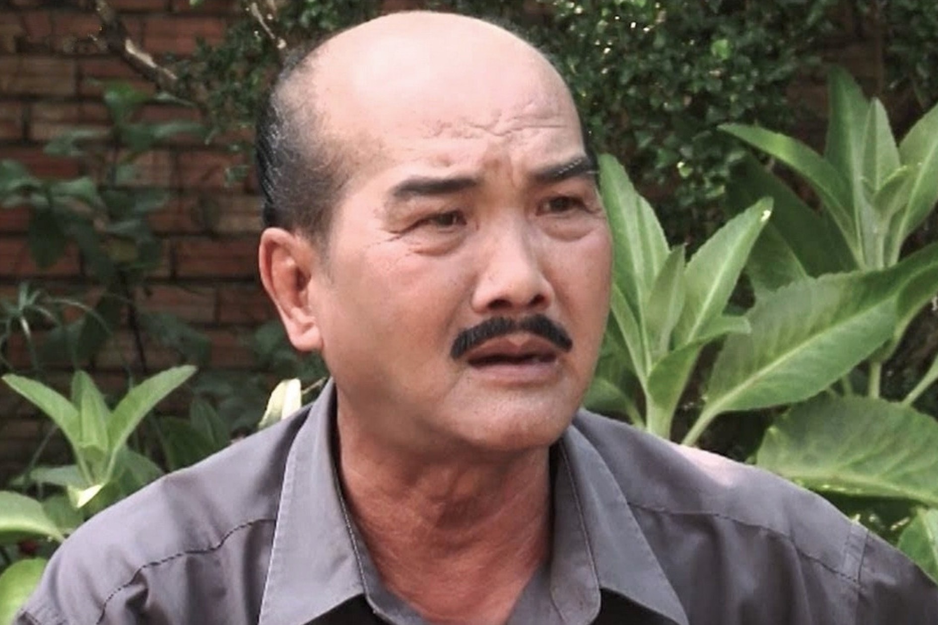 Nam danh hài có cuộc sống khó khăn ở tuổi 70.