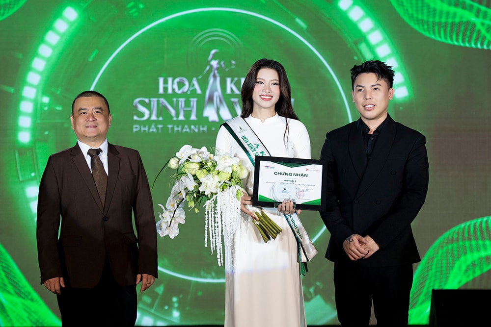 Giọng sáng, dáng xinh - nơi tôn vinh bản lĩnh sinh viên báo chí truyền thông - 3