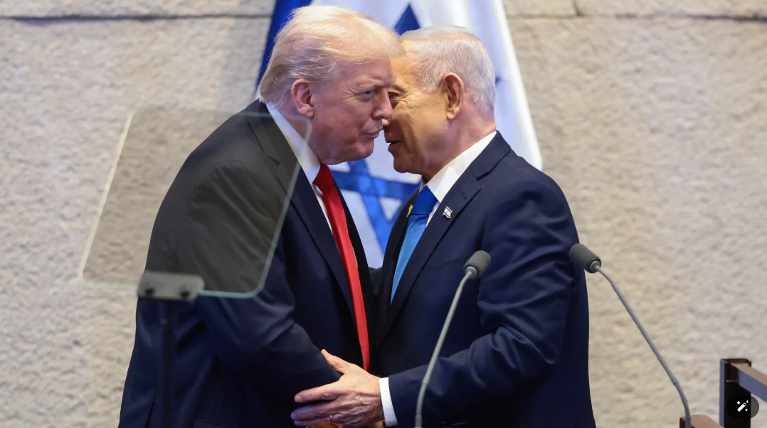 Ông Trump và ông Netanyahu xuất hiện trước bài phát biểu của ông Trump tại Quốc hội Israel (Knesset). Ảnh: Getty Images.