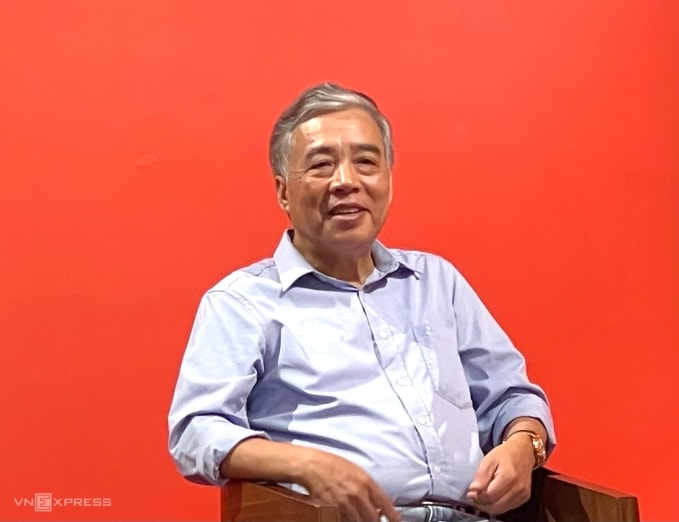 Nhà văn Trần Thanh Cảnh tại buổi ra mắt bộ sách ở Nhà xuất bản Hội Nhà văn Việt Nam, hôm 11/10. Ảnh: Phương Linh