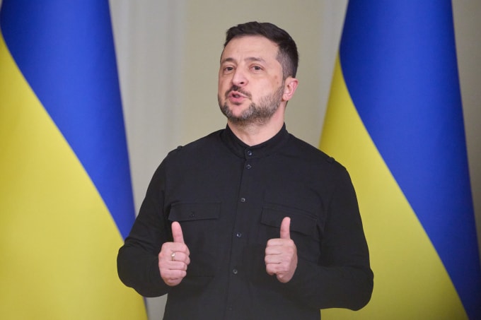 Tổng thống Ukraine Volodymyr Zelensky tại buổi họp báo ở Kiev ngày 10/10. Ảnh: AP