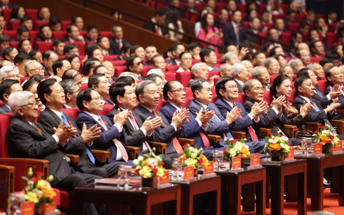 Lãnh đạo, nguyên lãnh đạo Đảng, Nhà nước dự Đại hội Đảng bộ Chính phủ sáng 13/10. Ảnh: Hoàng Phong