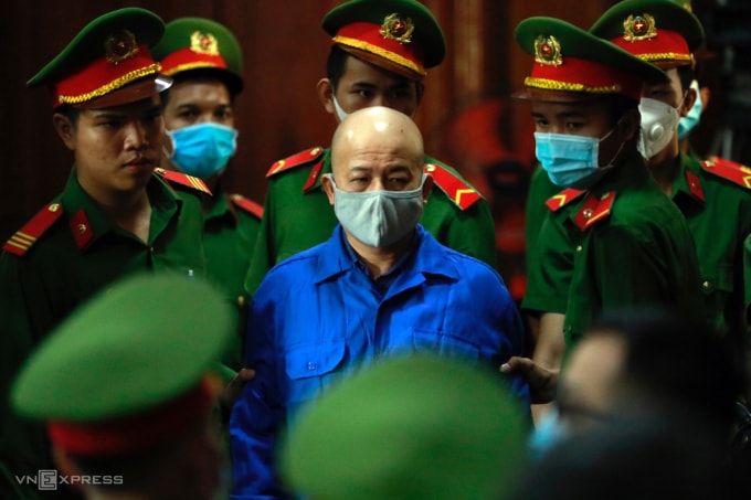 Ông Đinh Ngọc Hệ tại phiên tòa giữa tháng 12/2020. Ảnh:Hữu Khoa.