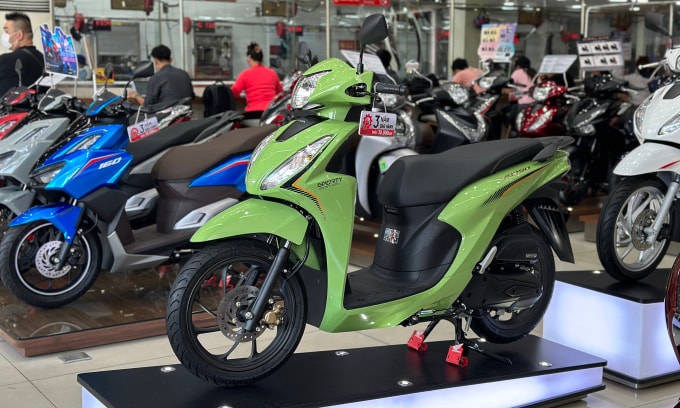 Xe máy Honda trưng bày tại một cửa hàng ở TP HCM. Ảnh: Phạm Trung