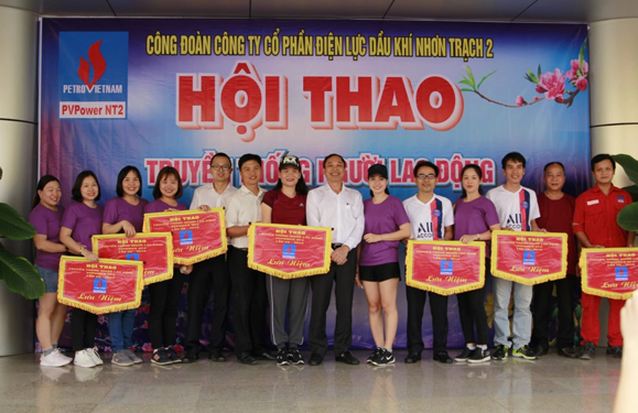 Sức mạnh từ nền tảng con người - Ảnh 1. Sức mạnh từ nền tảng con người - Ảnh 1.
