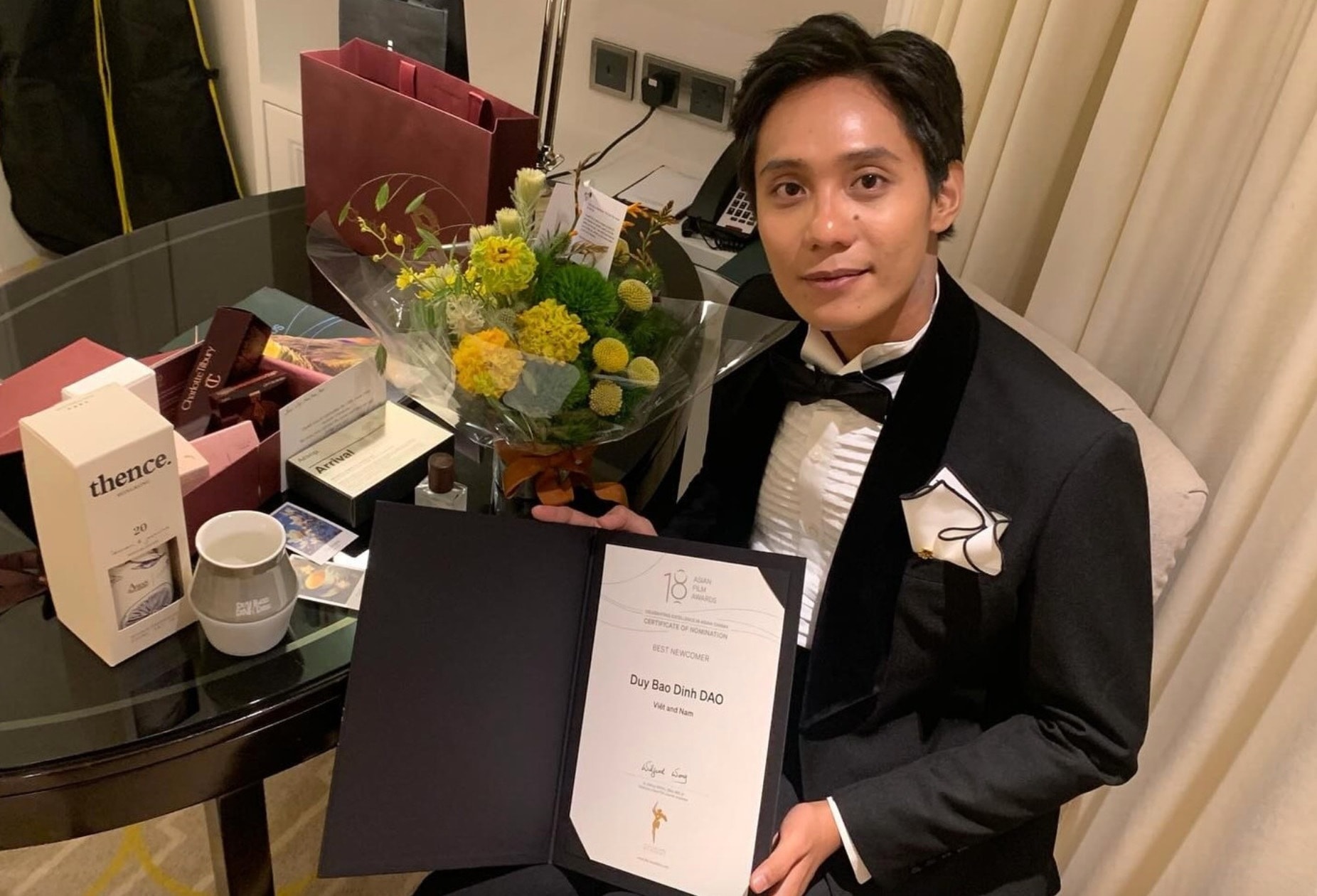 Bảo Định nhận giải Tân binh xuất sắc tại