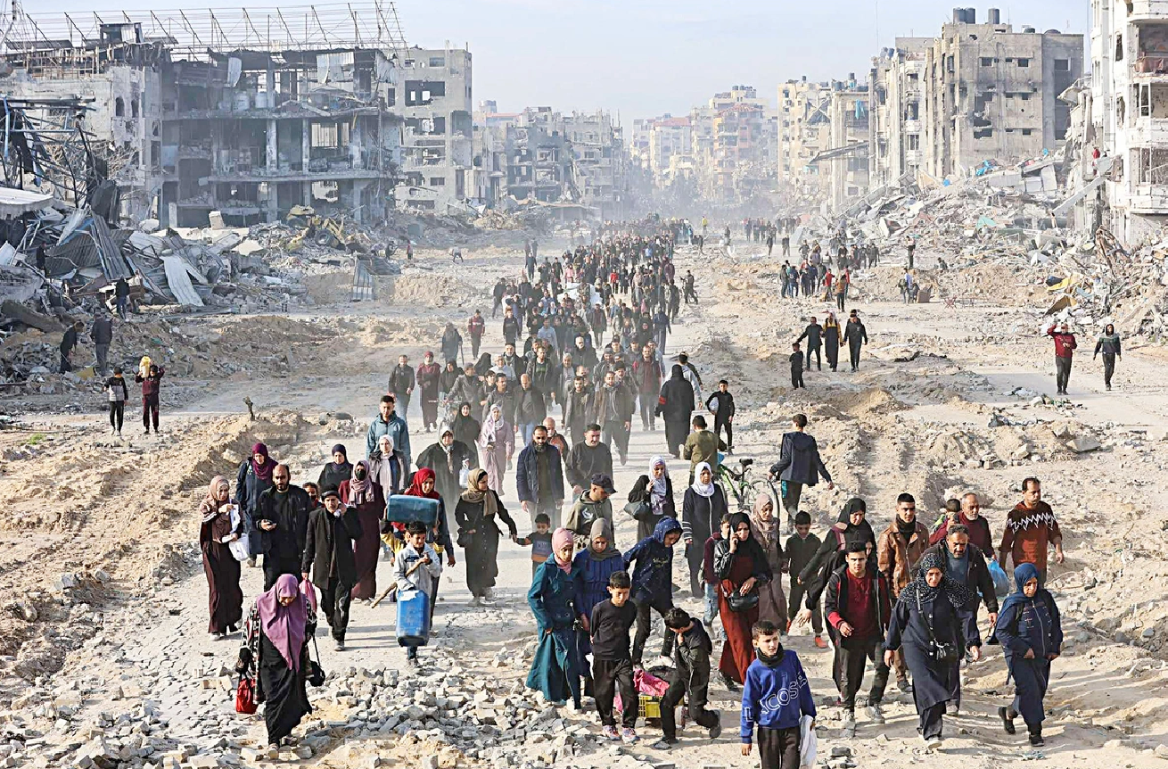 Dòng người Palestine rời khu vực thành phố Gaza. (Ảnh: Getty)