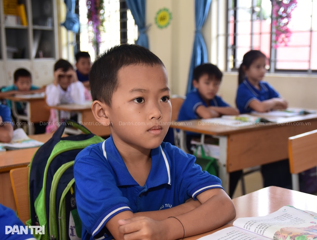 Mẹ nghèo làm lao công, chắt chiu từng đồng cứu con bị bệnh hiểm - 2 Mẹ nghèo làm lao công, chắt chiu từng đồng cứu con bị bệnh hiểm - 2