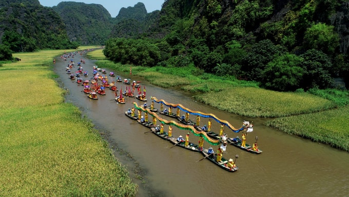 Lễ hội Tràng An, Ninh Bình. Ảnh: Giang Huy