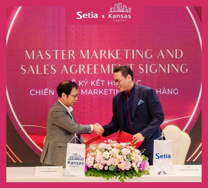 Ông Nguyễn Minh Quang, Chủ tịch Kansas Capital (trái) và ông Sherman Kam, Tổng Giám đốc Setia Việt Nam (phải) công bố quan hệ hợp tác. Ảnh: S P Setia
