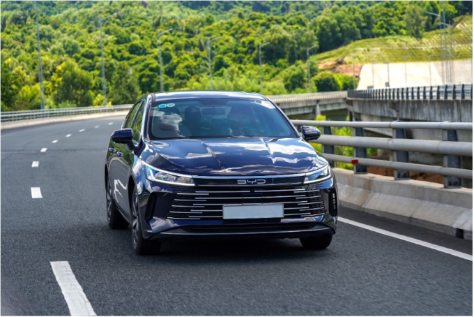 Seal 5 thuộc phân khúc sedan cỡ C. Ảnh: BYD