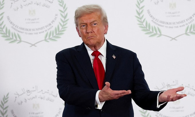 Tổng thống Mỹ Donald Trump trước hội nghị thượng đỉnh về Dải Gaza tại Sharm El Sheikh, Ai Cập ngày 13/10. Ảnh: AP