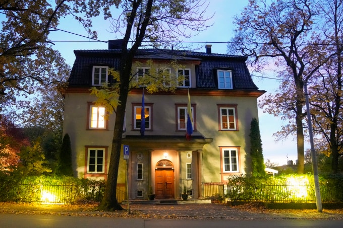 Đại sứ quán Venezuela ở Oslo, Na Uy, ngày 13/10. Ảnh: AFP