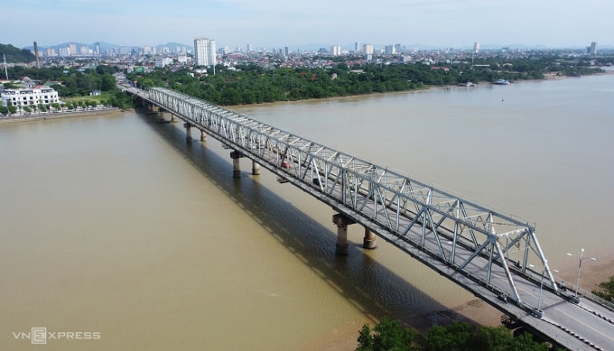 Cầu Bến Thủy, nối tỉnh Nghệ An và Hà Tĩnh. Ảnh: Đức Hùng