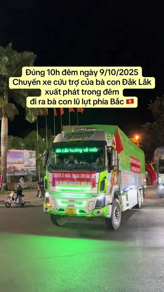 Người dân khắp cả nước chung tay cứu trợ miền Bắc