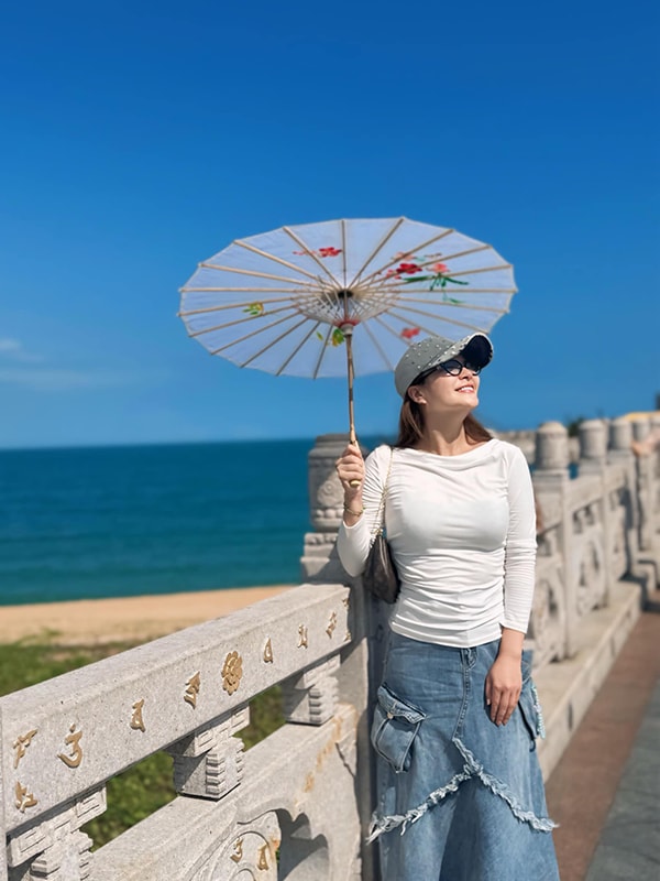 Kim Oanh 'Sóng ở đáy sông' bất ngờ thông báo rời Ban Văn nghệ VTV ở tuổi U50- Ảnh 10.