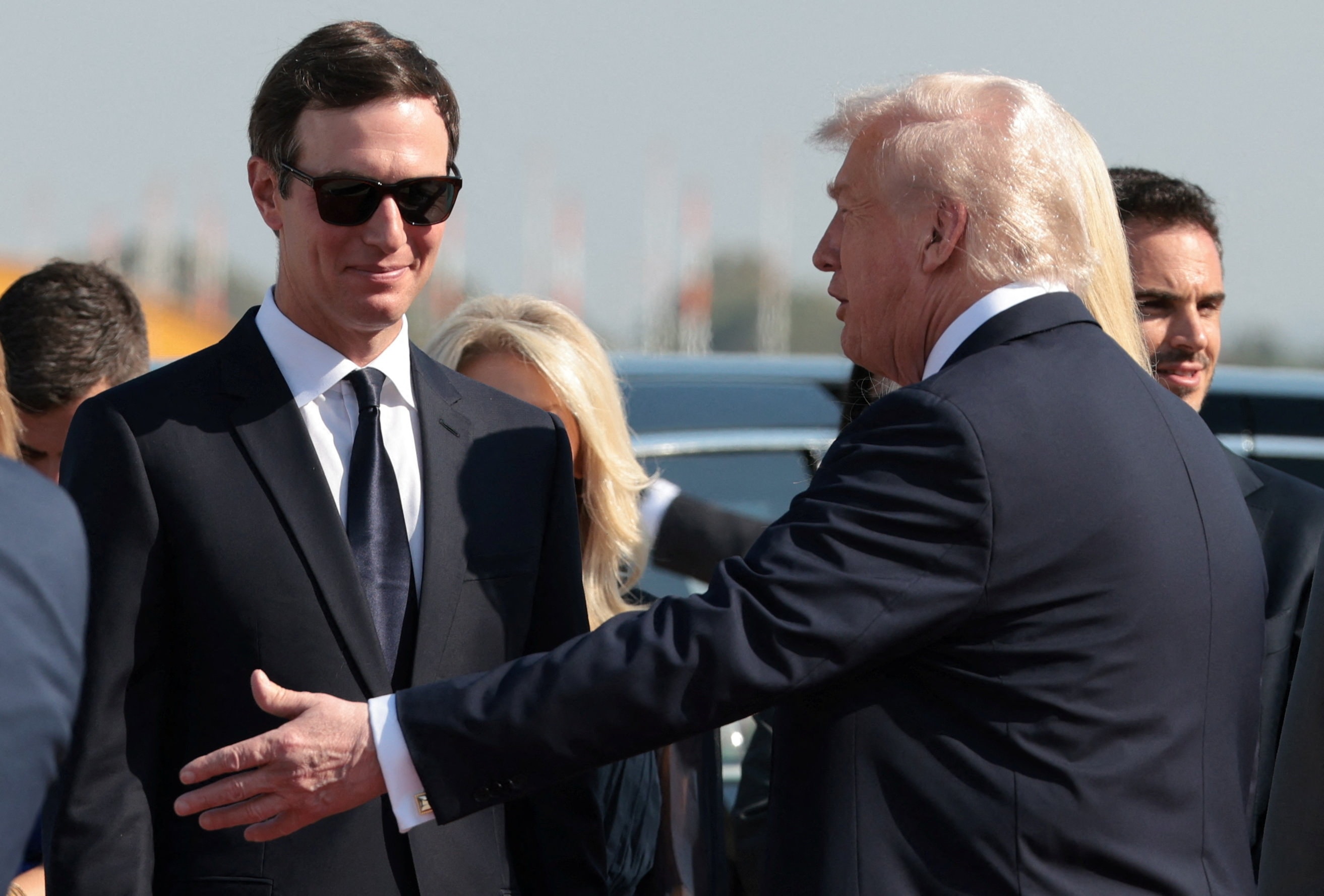 Ông Trump và người con rể tài năng. (Ảnh: Reuters)