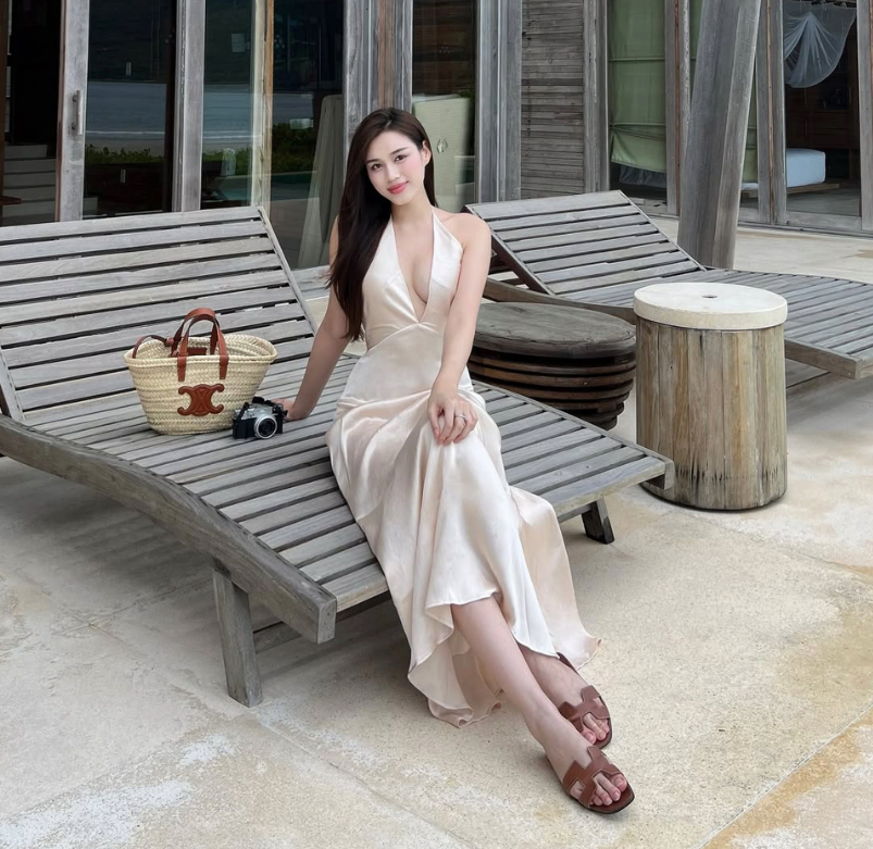 Sau khi đăng quang, Đỗ Thị Hà ngày càng thăng hạng nhan sắc.
