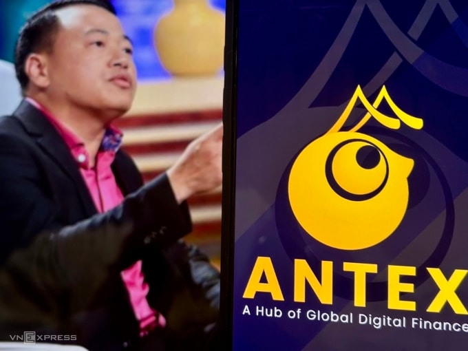 Logo của dự án AntEx được đặt trước hình ảnh của Shark Bình. Ảnh: Tất Đạt