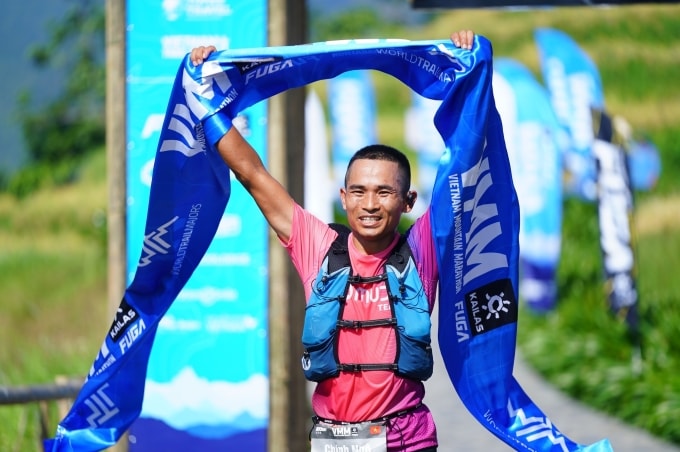 Chính Ngô về nhất cự ly 100km VMM 2025 hôm 20/9. Ảnh: Vietnam Moutain Marathon
