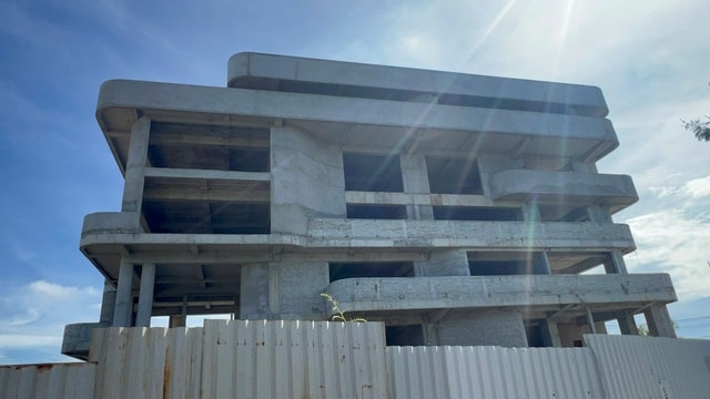 Hình ảnh dự án toà nhà CNTT Huế sau khi nhà thầu ở Hà Nội “tháo chạy”- Ảnh 6. Hình ảnh dự án toà nhà CNTT Huế sau khi nhà thầu ở Hà Nội “tháo chạy”- Ảnh 6.