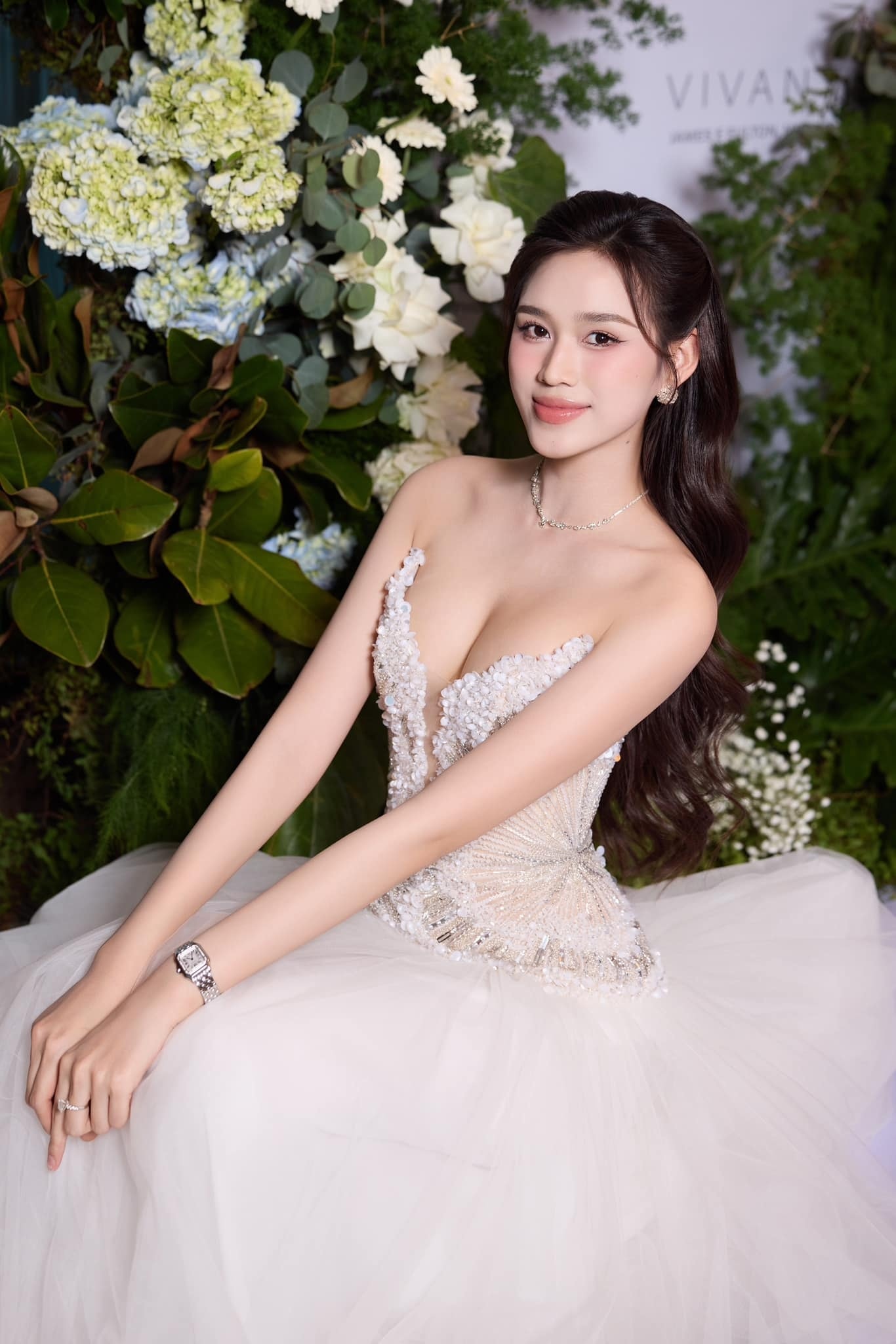 Đỗ Thị Hà cưới ảnh 1 Do Thi Ha cuoi anh 1