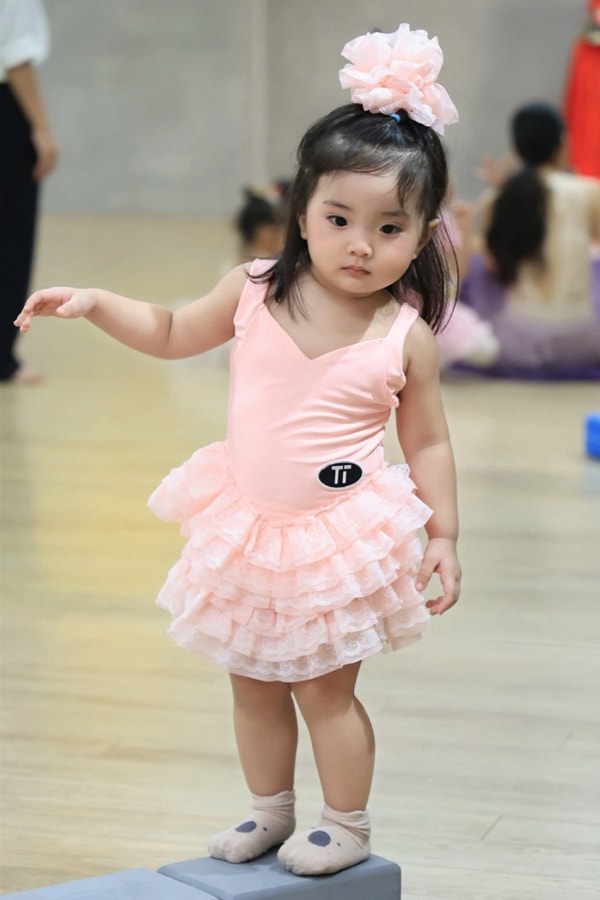 Lisa - con gái út nhà Khánh Thi - Phan Hiển thừa hưởng gen tài năng của bố mẹ- Ảnh 3. Lisa - con gái út nhà Khánh Thi - Phan Hiển thừa hưởng gen tài năng của bố mẹ- Ảnh 3.