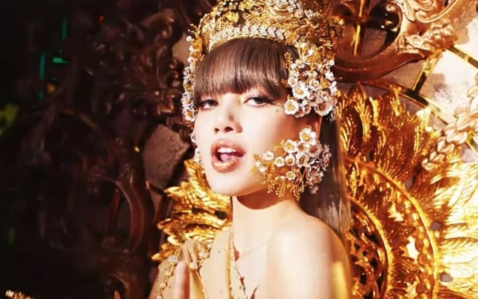 Lisa quảng bá văn hóa Thái Lan trong video LALISA. Ảnh: AllKpop
