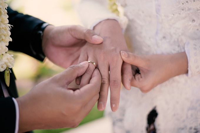 Chuẩn bị kết hôn là khoảng thời gian cần sự thấu hiểu giữa đôi bên. Ảnh minh họa: Vecteezy