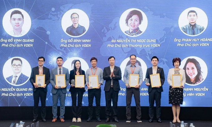Ban lãnh đạo mạng lưới chuyên gia dữ liệu toàn cầu ra mắt. Ảnh: Võ Thạnh