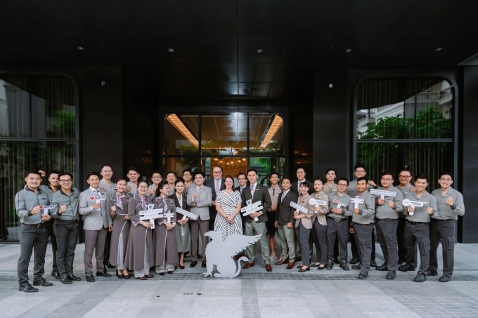 Đồng hành cùng cư dân là đội ngũ quản gia Marriott cùng chuỗi dịch vụ cá nhân hóa hỗ trợ gia chủ bất cứ khi nào. Ảnh: Masterise Homes