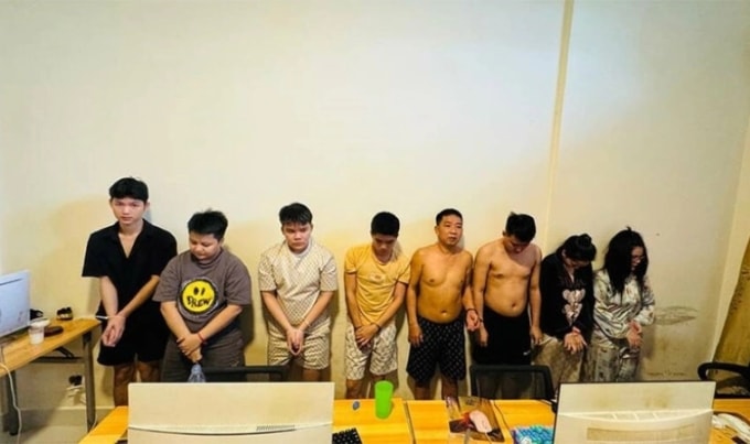 8 nghi phạm Việt bị bắt ở Phnom Penh, Campuchia. Ảnh: Khmer Times