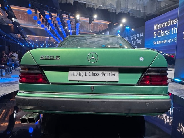 Ngắm dàn xe cổ Mercedes - Benz tại sự kiện E - Class mới nhất - Ảnh 6. Ngắm dàn xe cổ Mercedes - Benz tại sự kiện E - Class mới nhất - Ảnh 6.