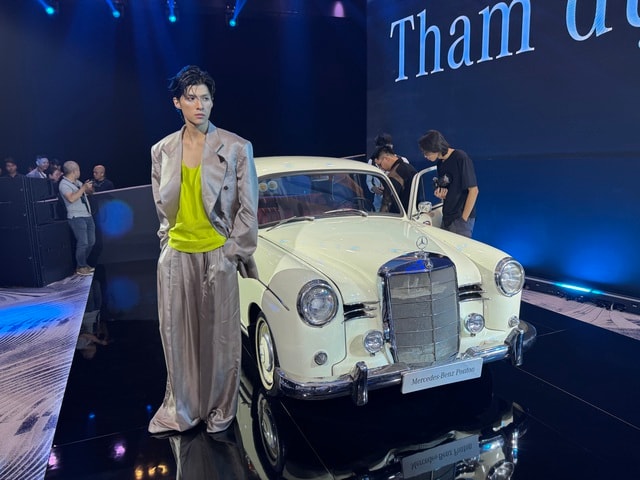 Ngắm dàn xe cổ Mercedes - Benz tại sự kiện E - Class mới nhất - Ảnh 1. Ngắm dàn xe cổ Mercedes - Benz tại sự kiện E - Class mới nhất - Ảnh 1.