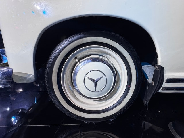 Ngắm dàn xe cổ Mercedes - Benz tại sự kiện E - Class mới nhất - Ảnh 3. Ngắm dàn xe cổ Mercedes - Benz tại sự kiện E - Class mới nhất - Ảnh 3.